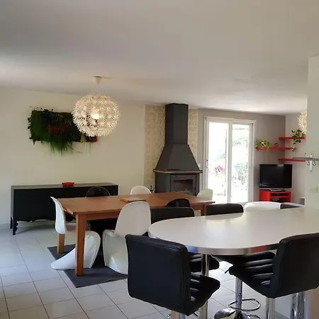 Forest Avec Piscine Dans Les Gorges Du Verdon En Provence *