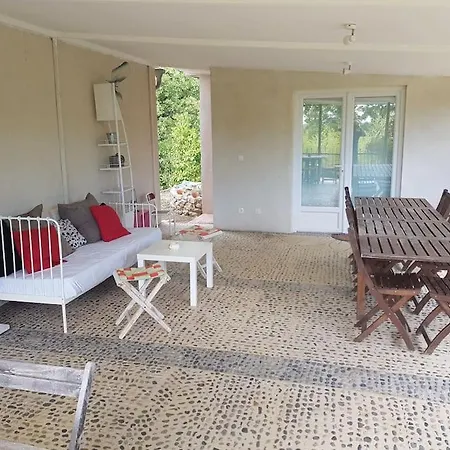 Forest Avec Piscine Dans Les Gorges Du Verdon En Provence *